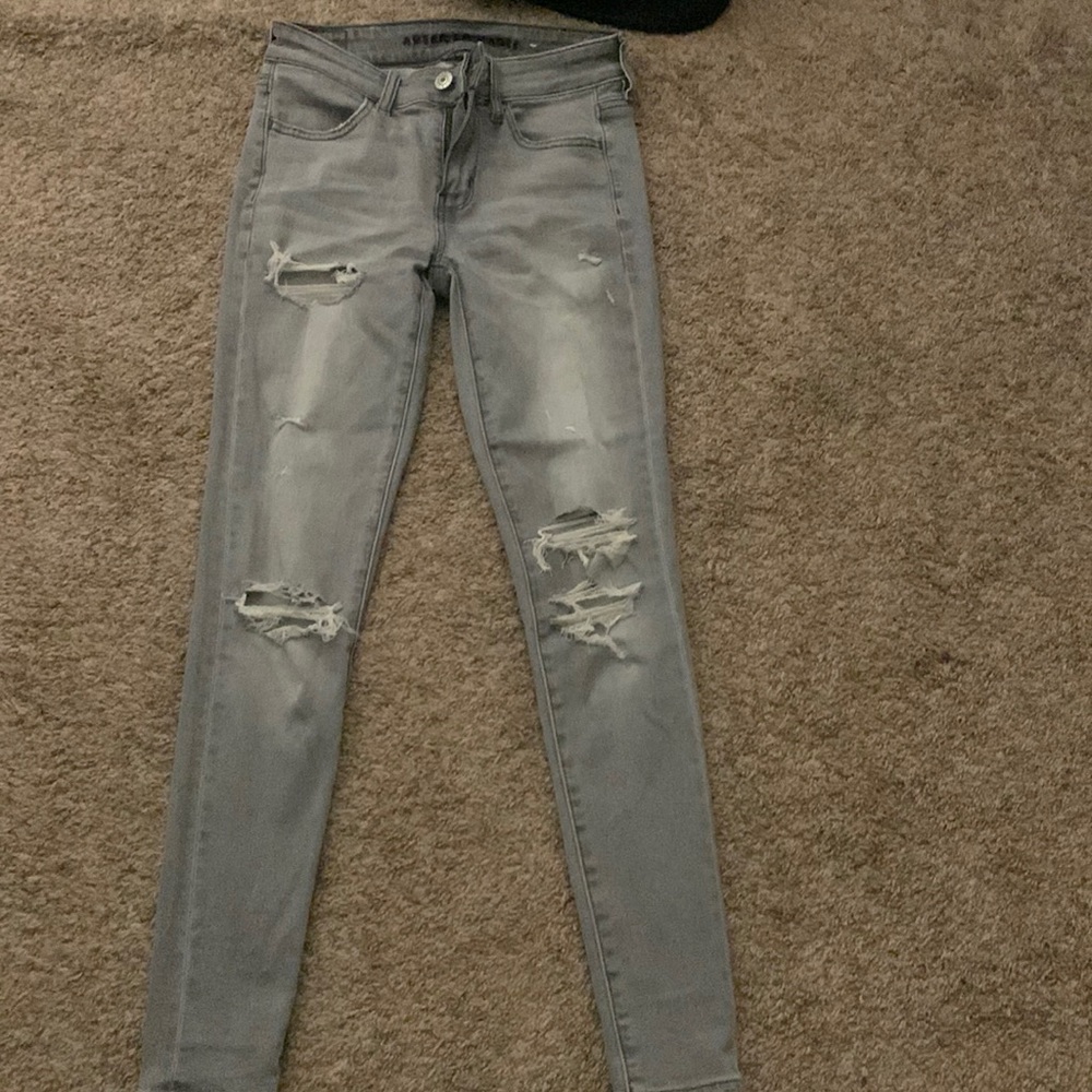 Grey distressed American eagle jeggings